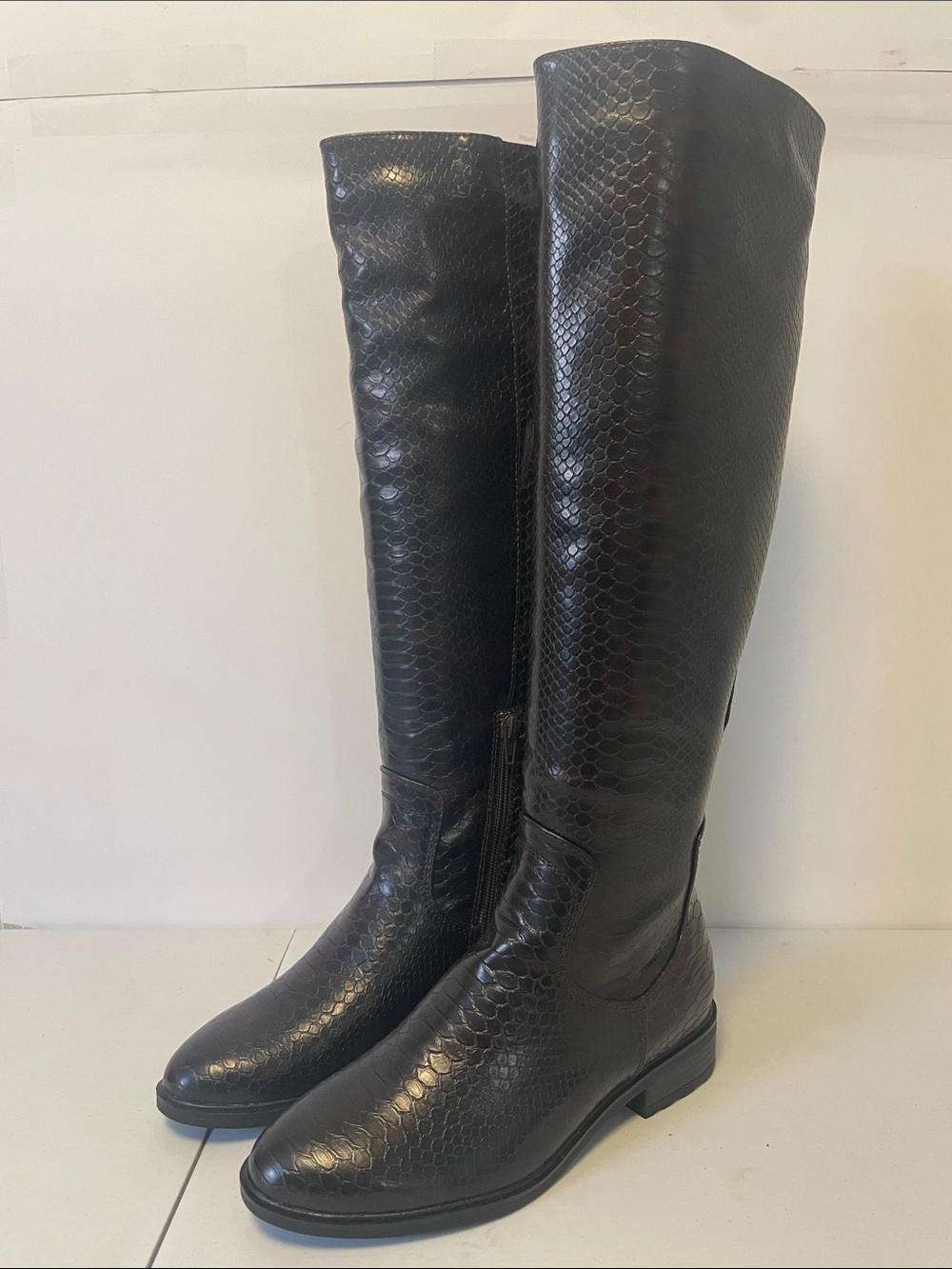 K Studio Kairawen 967 Black Snakeskin Tall Boots Women’s US 7 NWT